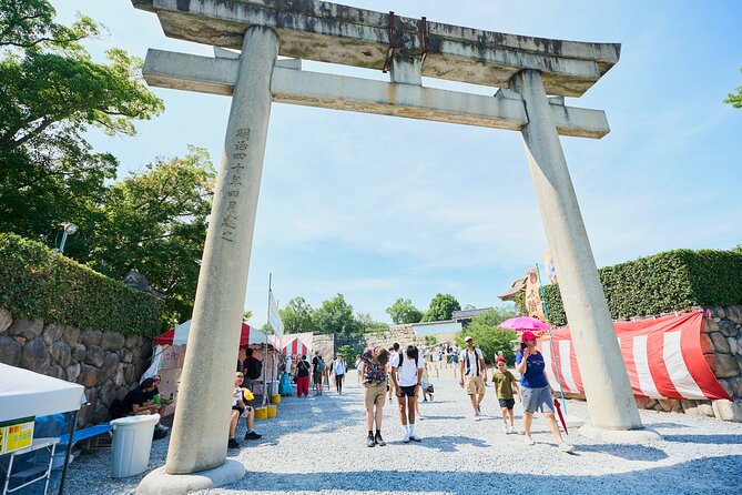 Osaka Castle Walking Tour and Castle Tower Admission - Toyokuni Shrine and the Hideyoshi story