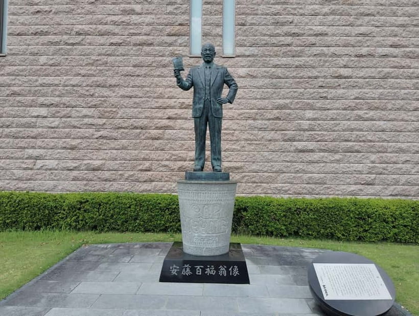 Osaka: Cup Noodles Museum Guided Tour (90 Minutes) - Designing your own custom cup