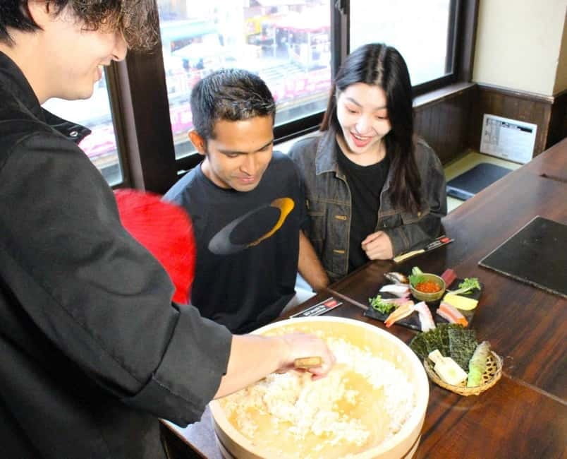 Osaka Dotonbori: Hand Roll Sushi Experience - Making your own hand-rolled sushi
