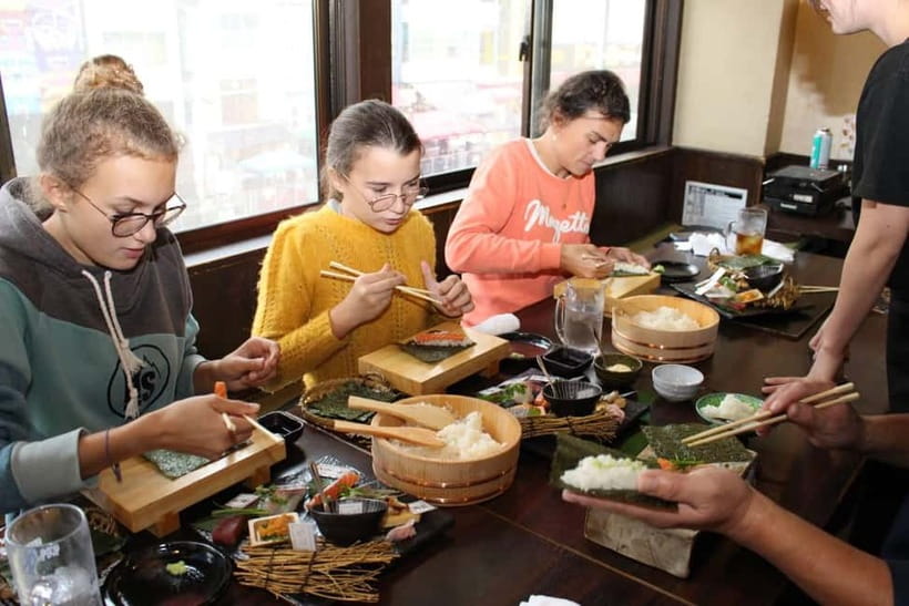 Osaka Dotonbori: Hand Roll Sushi Experience - Starting with sushi basics and seasonal seafood