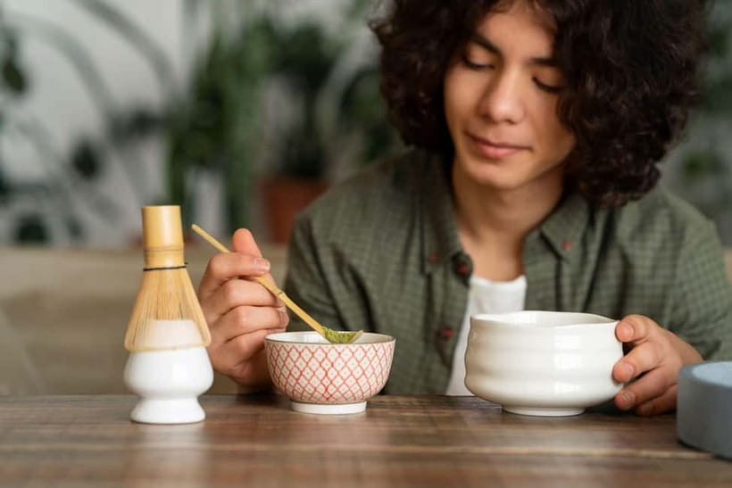 Osaka; Japanese Tea ceremony experience, Macha and Sencha - Making your own matcha