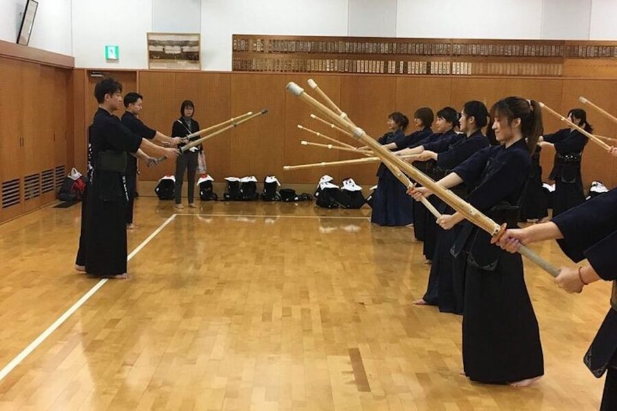 Osaka: Kendo Workshop Experience - Striking with a bamboo sword