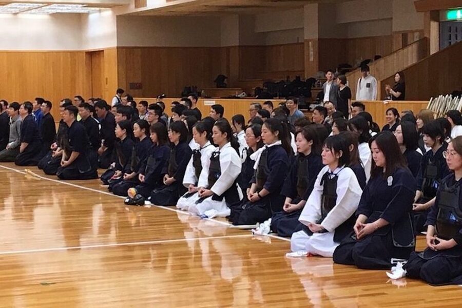 Osaka: Kendo Workshop Experience - Closing manners, photos, and changing clothes