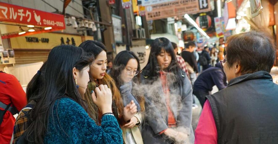 Osaka: Kuromon Market Food Walking Tour (6 stops, 6 tastes) - Key points at a glance