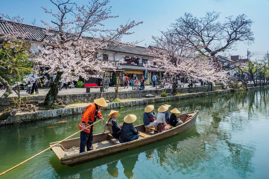 Osaka/Kyoto: Arashiyama, Nara Park, Fushimi Shrine Tour - What the guide service really includes