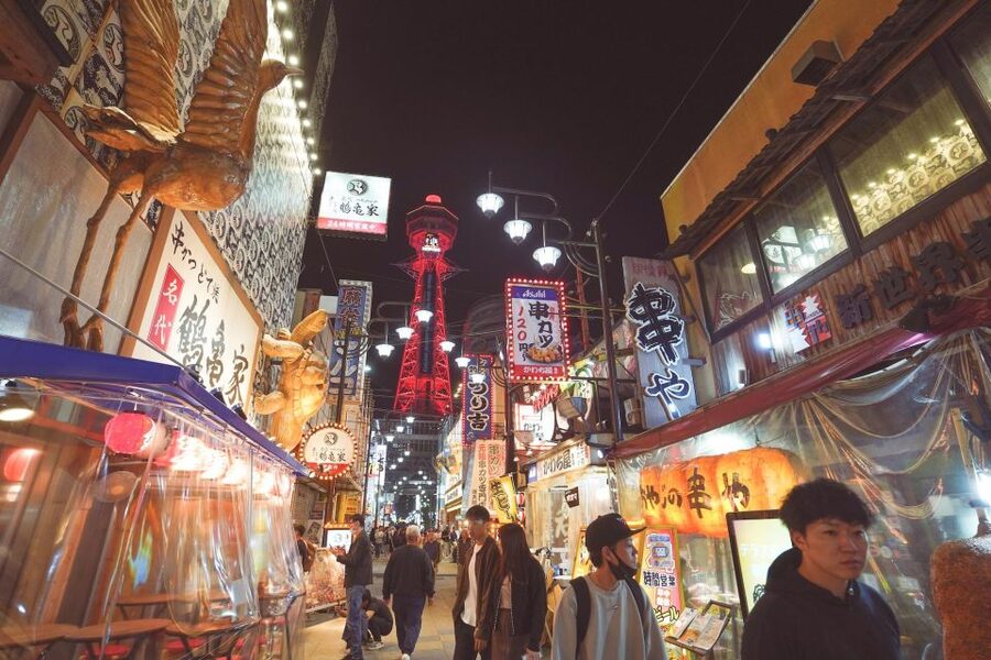 Osaka: Local Foodie Tour in Dotonbori and Shinsekai - Six kushikatsu skewers, crisp and filling
