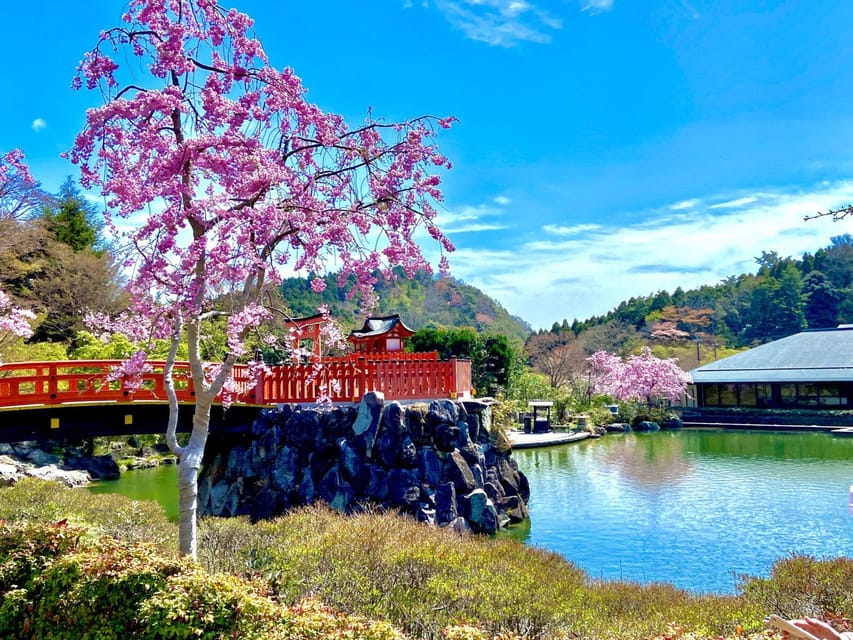 Osaka: Minoh, Katsuoji Temple, & Minoh Falls Full-day Tour - Getting there by train and bus