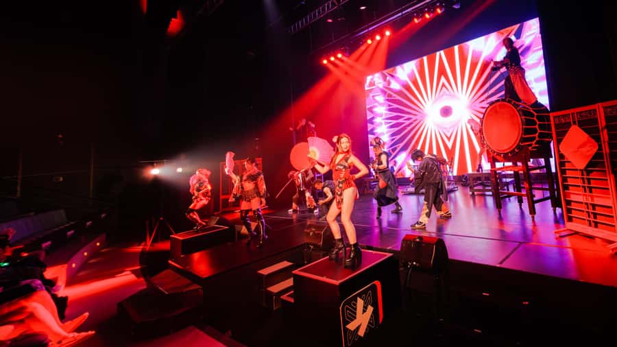OSAKA NIGHT FUSION Japanese Taiko Kabuki Samurai Dance Show - Audience participation is part of the plan