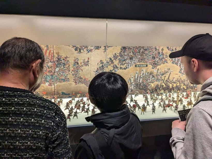 Osaka: Osaka Castle Guided Tour with Local Guide - Why a guide changes Osaka Castle