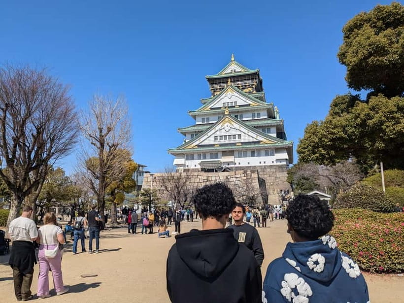 Osaka: Osaka Castle Guided Tour with Local Guide - Inside the keep, from the first floor to the eighth