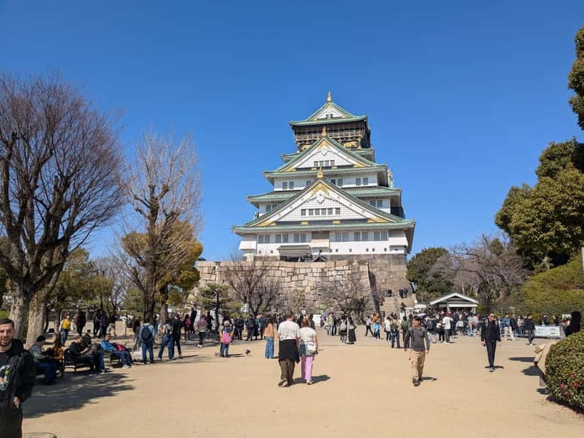 Osaka: Osaka Castle Guided Tour with Local Guide - What to bring and who should book