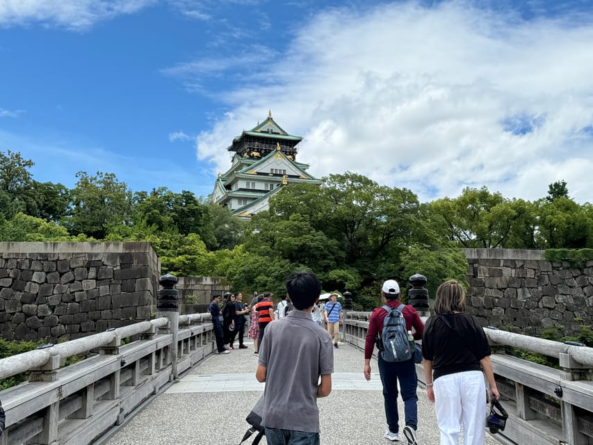 Osaka: Osaka Castle & Historical Museum Guided Tour - The guides make the difference
