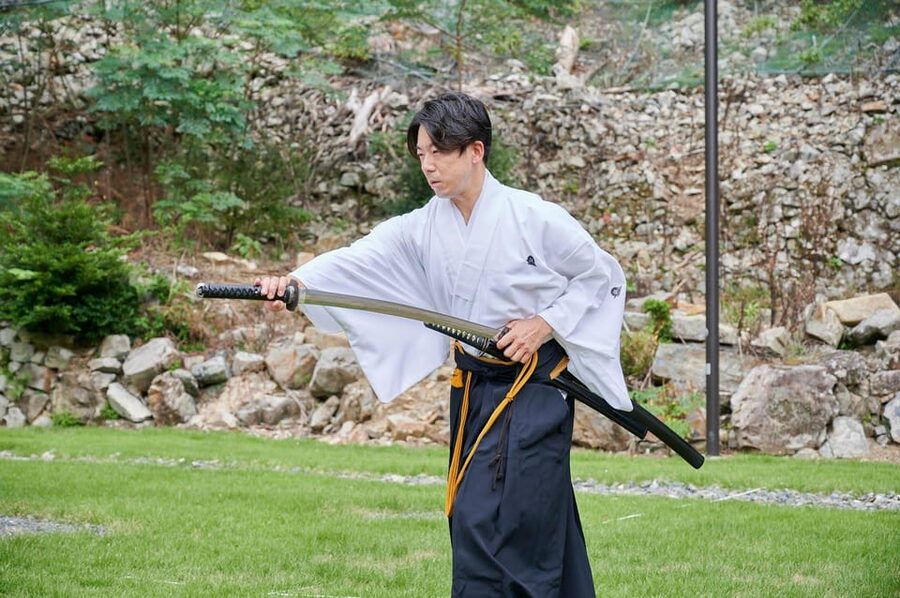 Osaka: Private Samurai Experience - Train with Sword Master - Meeting sword master Tatsuya Watanabe