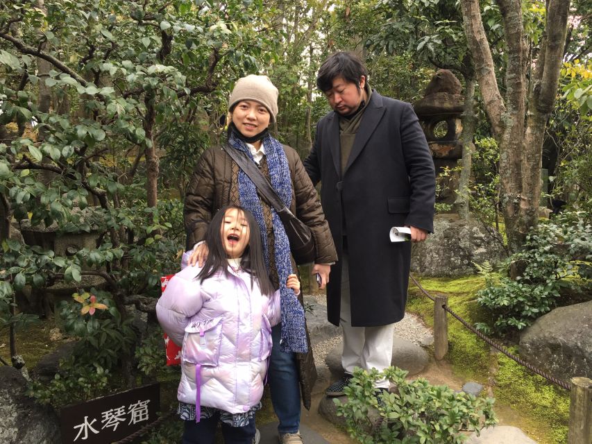 Osaka Private Tour with Government-Licensed Guide - What the guides add to the day