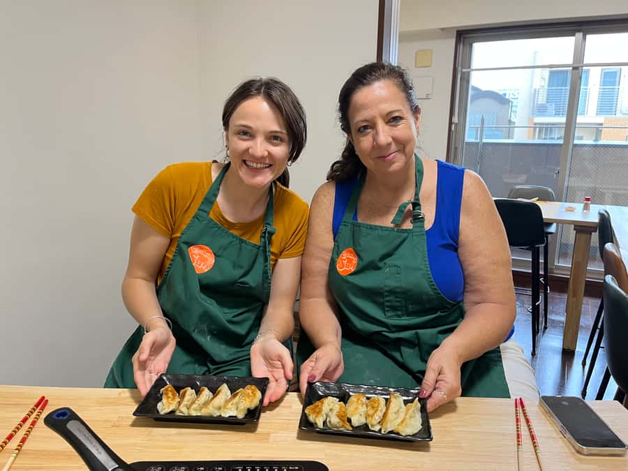 Osaka: Ramen and Gyoza Cooking Class in Dotonbori - Shaping minced-chicken gyoza