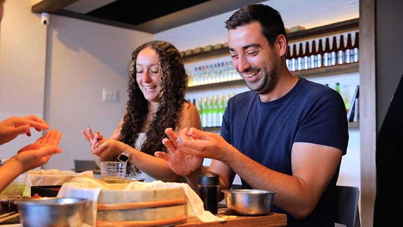 Osaka: Roll and Authentic Sushi Making Class in Dotonbori - Finding the Galleria Acca Building near Shinsaibashi