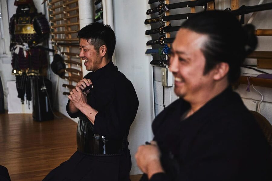 Osaka: Samurai Training Experience KENDO in Osaka - Wearing Men, Kote, Dō, and Tare