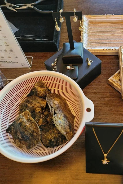 Osaka Shinsaibashi Pearl extraction experience - Who will enjoy this short Osaka activity