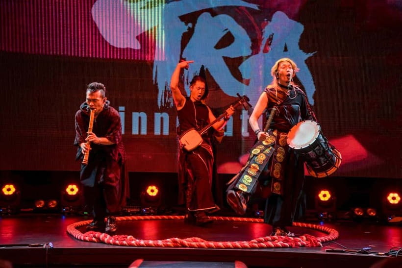 Osaka:SUMO BEATS SHOWCASE: Taiko Drum and Wagyu burger! - Learning Sumo Moves Before the Clash
