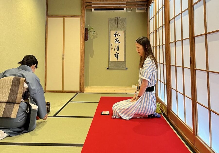 Osaka: Tea Ceremony Experience - A quiet tea lesson near Dotonbori