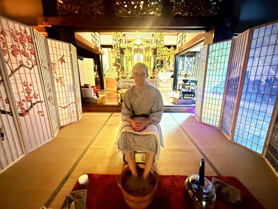 Osaka Temple Cool Foot Bath & Matcha Experience〈45min〉 - Who will enjoy this most