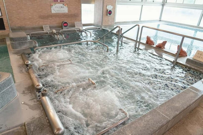 Osaka: Tennen Onsen Naniwa-no-Yu, the famous hot spring spa - Who will enjoy this public bath most