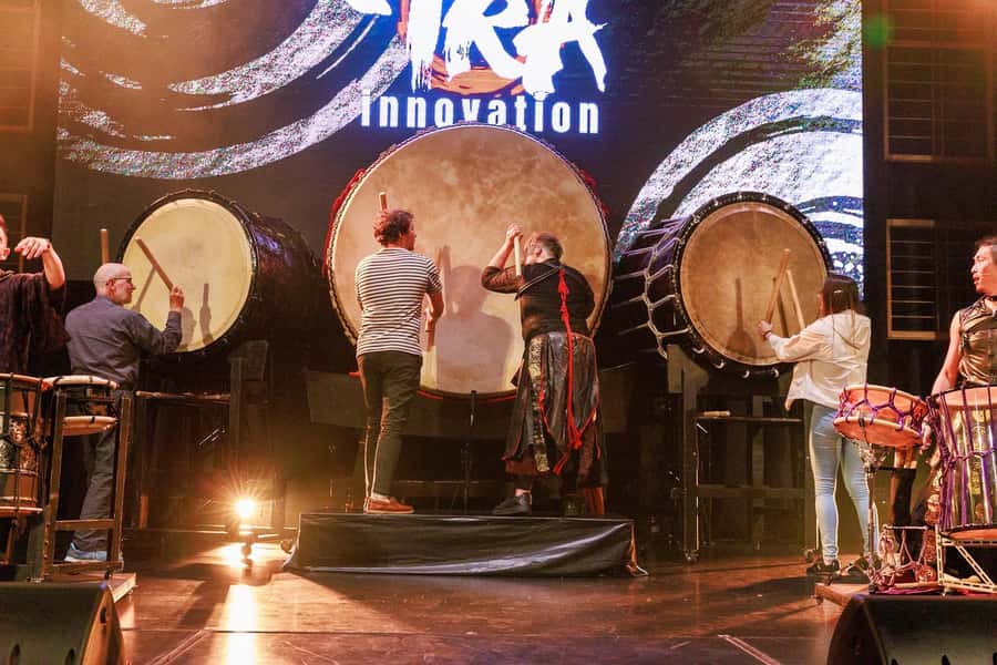 Osaka: UTAGE Japanese Taiko Live Show - The 180 cm drum is the visual and musical anchor
