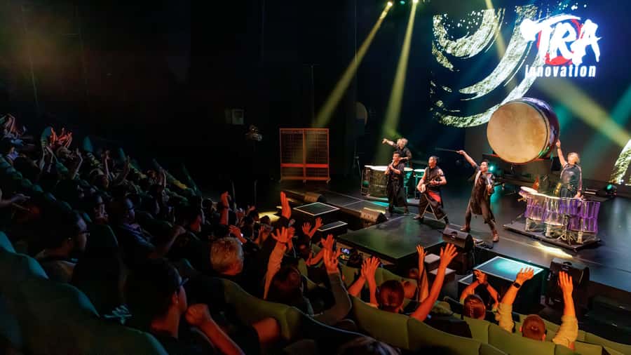 Osaka: UTAGE Japanese Taiko Live Show - Shamisen, shakuhachi, and shinobue add contrast