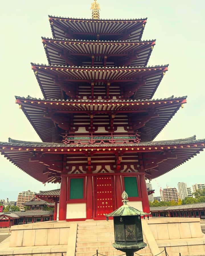 Osaka: Visit the must-see places. - Shinsekai, Tsutenkaku, and the taste of kushikatsu
