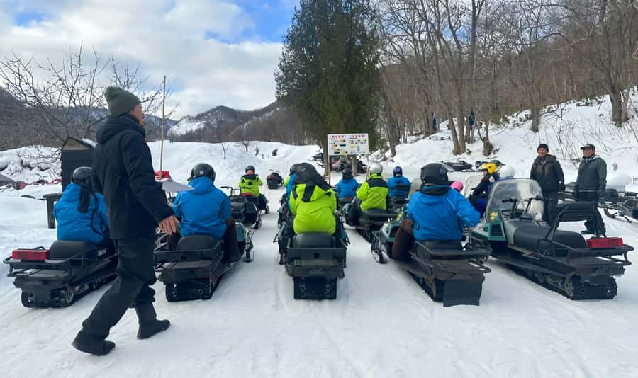 Penguin Fun & Snowmobile : Sapporo Winter (Asahiyama Zoo) - The return to Sapporo can take longer