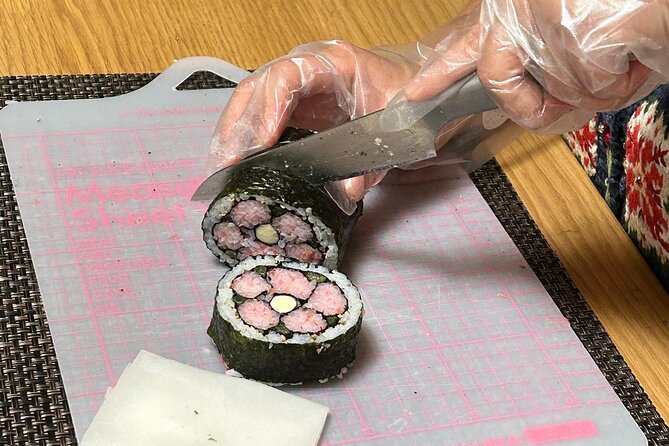 Private Art Sushi Roll Class in Kyoto - What happens during the 60-minute class