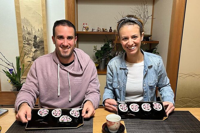 Private Art Sushi Roll Class in Kyoto - Entering a traditional Kyoto home