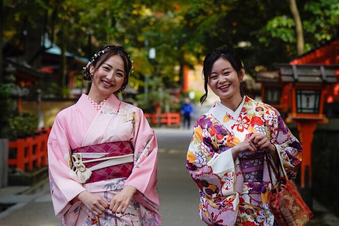 Private Customized Tour with Local Guide In Kyoto - Yasakanoto Pagoda and the classic Kyoto photograph