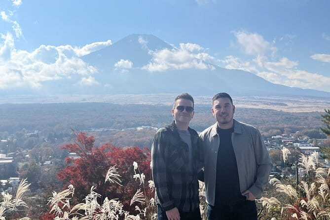Private Fuji Full-day Car Tour with Hotel Pickup -Local Guide - The classic Fuji views: Arakura, Oshino Hakkai, and Kawaguchiko