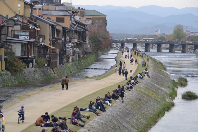 Private Highlights of Kyoto Tour - What the guide adds to the price