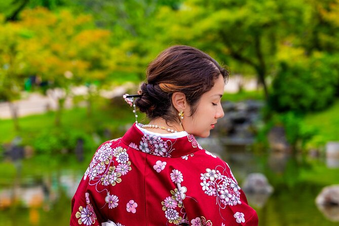 Private Photoshoot Experience in Kyoto ( Gion ) - Posing help that makes a real difference