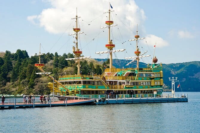 Private Tour - Hakone Day Trip! A Tour to Explore All Must-Sees! - Owakudani shows Hakone’s volcanic side