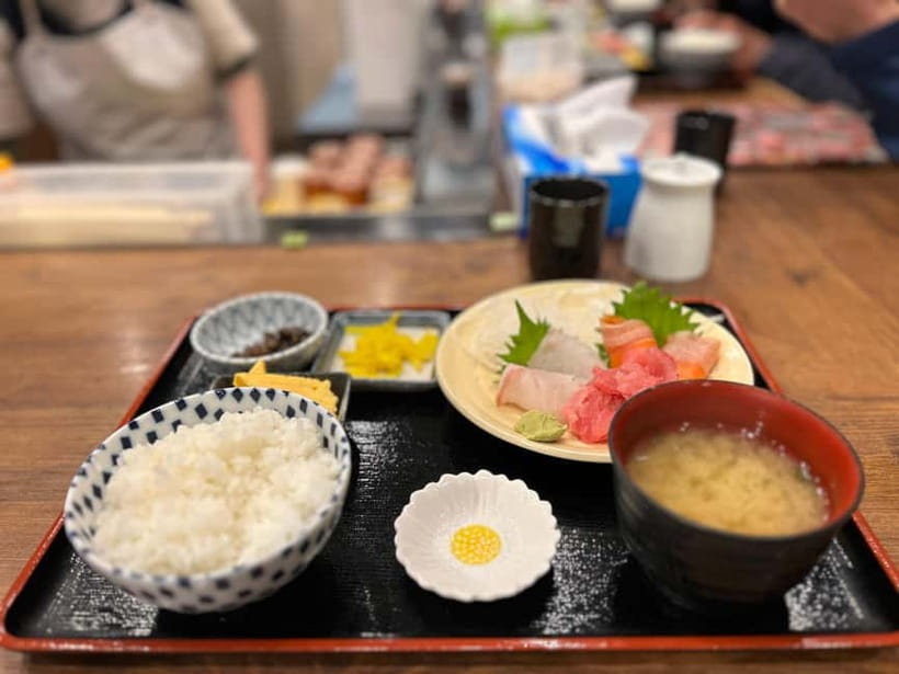Private Toyosu & Tsukiji Market Adventure with Tuna Auction - Timing, comfort, and accessibility