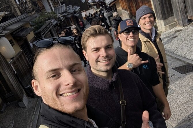 Private Walking Tour in Gion and Higashiyama - Kennin-ji brings Zen into the walk