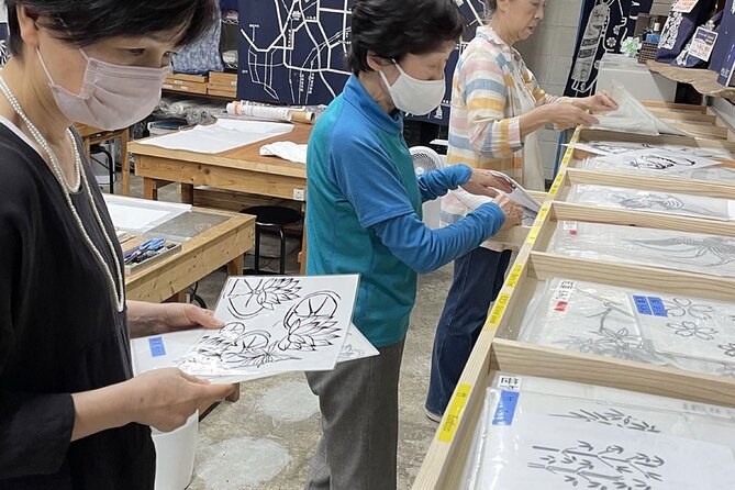 Roketsu dyeing experience: M course Roketsu Dyeing Experience - Choosing your fabric item and design