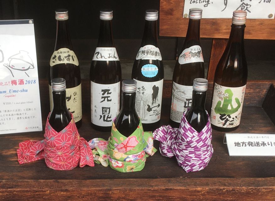 Sake Tasting: Educational Tour of Six Takayama Breweries - The old town between tasting stops