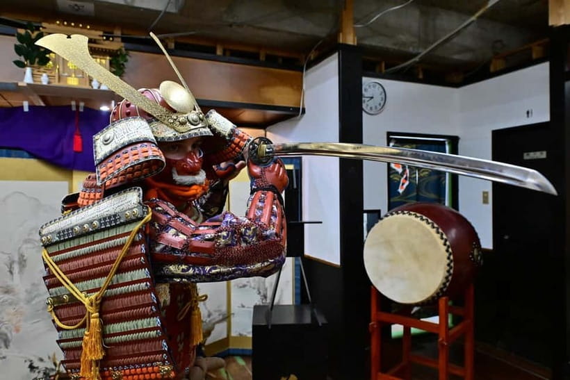 Samurai Armor & Sword experience with phot near Osaka Castle - Who will enjoy the 90-minute format?