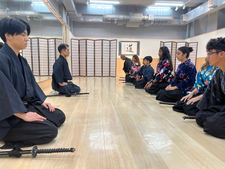 SAMURAI EXPERIENCE in Tokyo（Harajuku）【SAMURAI've】 - Learning basic sword movements