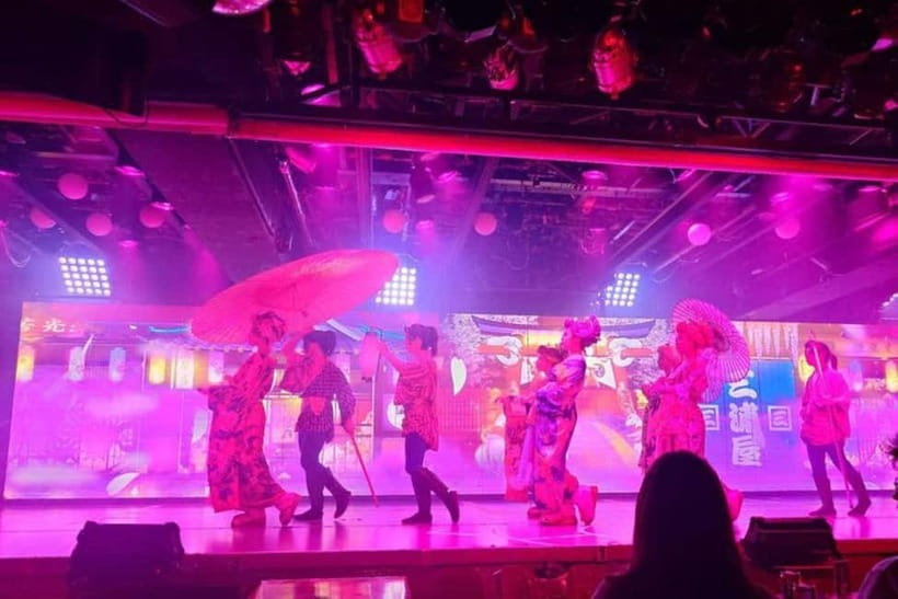 Samurai themed Entertainment show in Shinjuku - Should you book the Samurai Restaurant show?