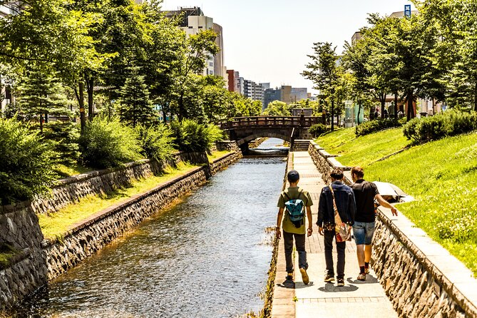Sapporo Private Tour with a Local – Highlights & Hidden Gems - Nijo Market and Hokkaido Seafood