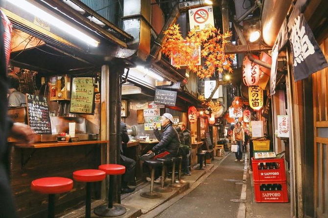 Shinjuku Golden Gai Food Tour - Arriving in Golden Gai after dark