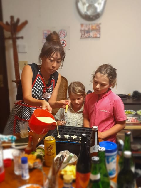 Shinjuku Tokyo: Authentic Japanese Home-Style Culinary Class - What the 150-minute session feels like