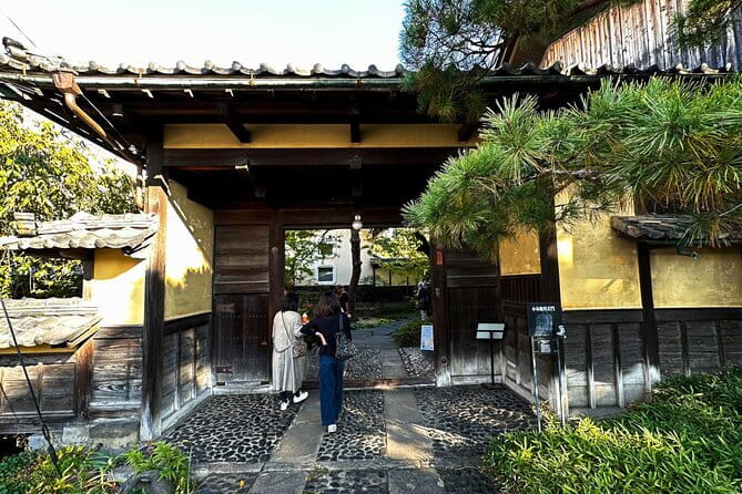 Snow Monkeys, Hokusai & Sake: A Perfect Day in Nagano - What the price includes at $162.91