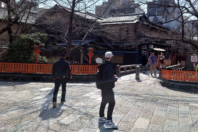 Start from Kyoto Station: Early Morning E-Bike Tour with Kyotoite - Why an e-bike is a smart way to see Kyoto early