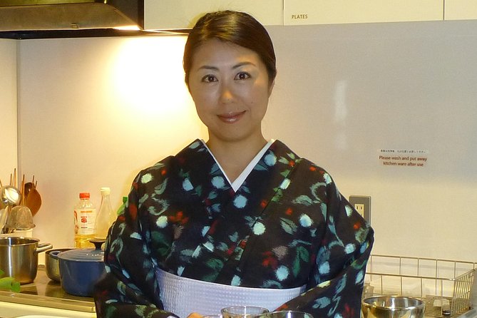 Sushi - Authentic Japanese Cooking Class - the best souvenir from Kyoto! - Preparing sushi rice and several sushi styles